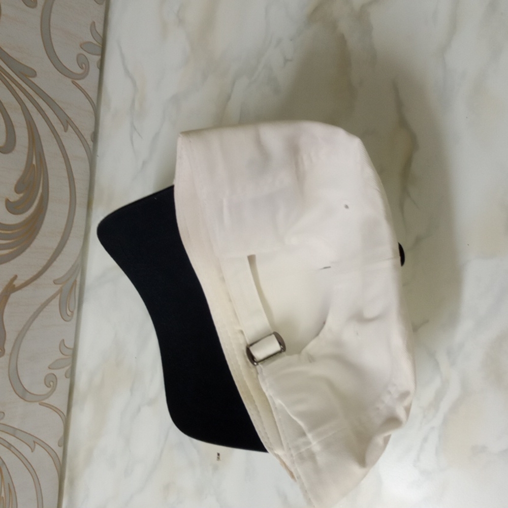 Baseball hat - Picture 3 of 3